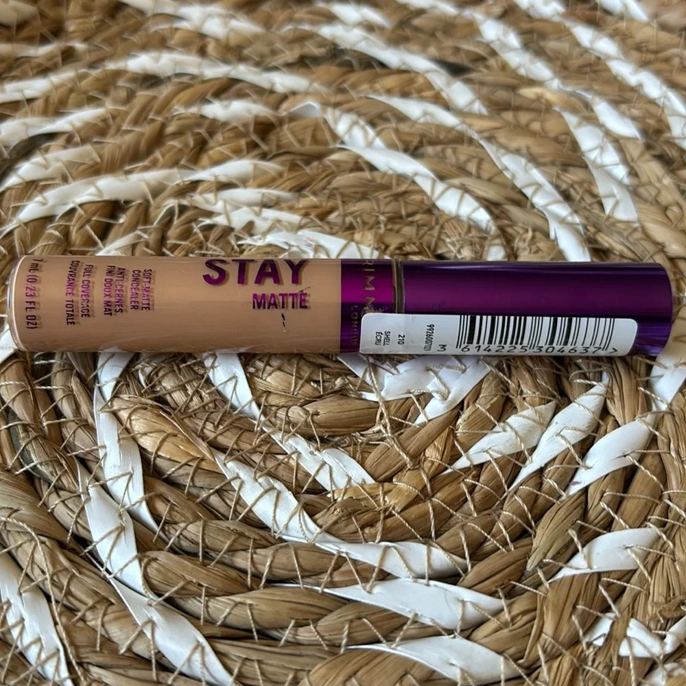 Rimmel London Shell Ecru 210 Matte Concealer Full coverage 7mL/0.23 fl oz